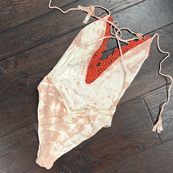 Planet blue one piece bathing suit - Picture 3 of 4